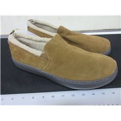 New Mossimo Mens Slippers Genuine Suede non marking sole size 11