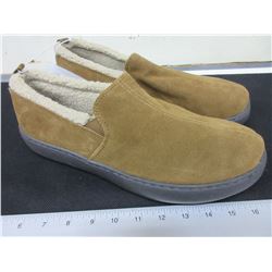 New Mossimo Mens Slippers Genuine Suede non marking sole size 12