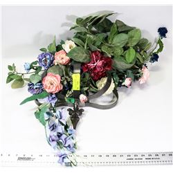 METAL SCONCE W/ ARTIFICIAL FLOWER/ PLANT