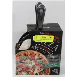 LOT OF 2 CAST IRON SKILLET PIZZA BAKING SET