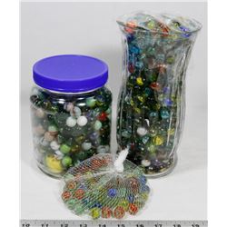 A LOT OF VINTAGE MARBLES. COLLECTIBLES