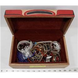EAGLE DESIGN JEWELRY BOX WITH CONTENTS.