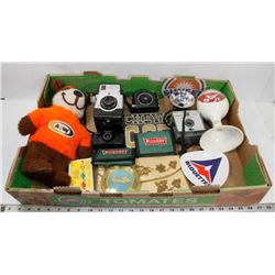 ESTATE FLAT OF COLLECTIBLES INCLUDING VINTAGE