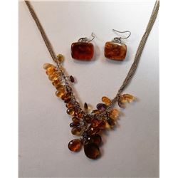 16)  VINTAGE MONET GOLD TONE & AMBER