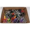 Image 1 : LARGE FLAT OF ASSORTED SCISSORS