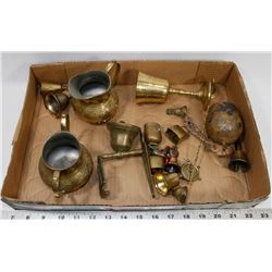FLAT OF BRASS AND OTHER COLLECTIBLES
