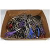Image 1 : FLAT OF ASSORTED SCISSORS