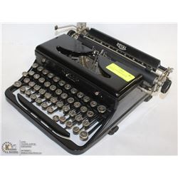 ANTIQUE TYPE WRITER ROYAL COMPLETE