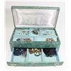 Image 1 : LARGE ESTATE LADIES VINTAGE JEWELRY BOX AND