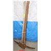 Image 1 : PICK AXE AND REGULAR AXE