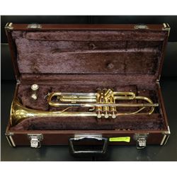 YAMAHA TRUMPET WITH CASE.