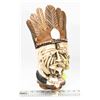Image 1 : NATIVE CHIEF DECORATED CARVING.