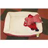 Image 1 : GREAT CHOICE DOG GIFT INCL LARGE DOG BED, PILLOW,