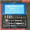 Image 1 : 156) WESTWARD 1/4" DRIVE SET