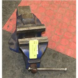 47) RECORD 4" BENCH VISE
