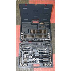 67) MASTERCRAFT SOCKET SET.