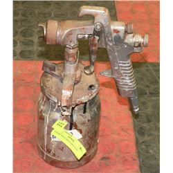 179) DE VILLE BISS PAINT GUN.