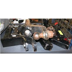 180) BOX WITH TRAILER HITCH BALLS & MOUNTS.
