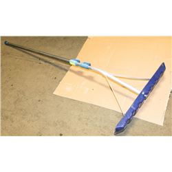 21' EXPANDABLE ROOF RAKE.