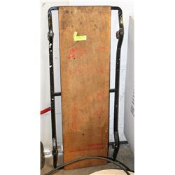 134) LOW PROFILE CREEPER.