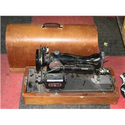 VINTAGE PORTABLE SINGER SEWING MACHINE