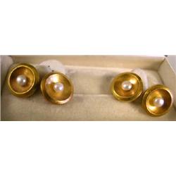 A PAIR OF GOLD DOUBLE HEADED CIRCULAR DISH-FORM CUFFLINKS