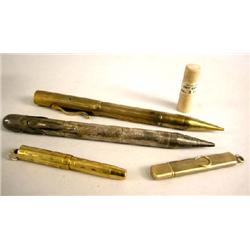 A SMALL 18K YELLOW GOLD FILLED FOUNTAIN PEN