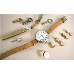 A GROUP OF MISCELLANEOUS CUFFLINKS AND STUDS