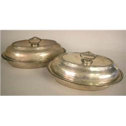 A PAIR OF GORHAM STERLING SILVER OVAL COVERED VEGETABLE DISHES
