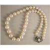 Image 1 : A STRAND OF GRADUATED PEARLS WITH DIAMOND CLASP