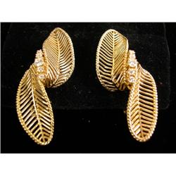 A PAIR OF MARIANNE OSTIER 18K YELLOW GOLD AND DIAMOND LEAF FORM EAR CLIPS