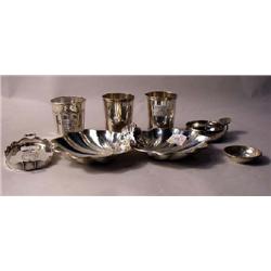 A SELECTION OF STERLING SILVER ITEMS