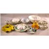 Image 1 : A GROUP OF ASSORTED TABLE ARTICLES