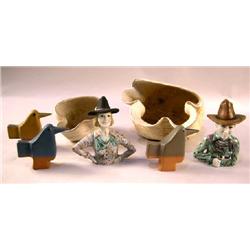 A GROUP PF ASSORTED CERAMIC TABLE ARTICLES