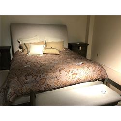 QUEEN SIZE BED, 2 SINGLE DOOR NIGHT STANDS, AND 6 DRAWER CHEST, ITEMS 215155-1513, 215144-1513,