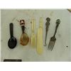 Image 3 : Ivory and Horn Utensils
