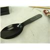 Image 5 : Ivory and Horn Utensils