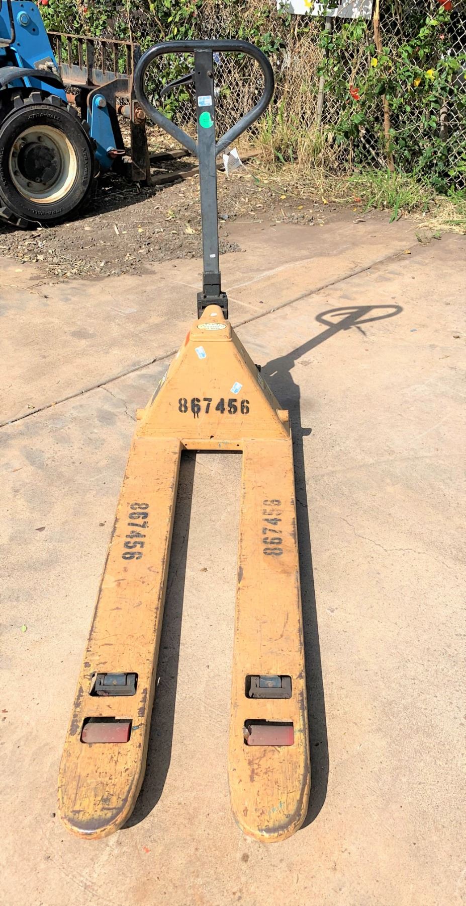 Cat Pallet Jack 5500 Lb Capacity Oahu Auctions