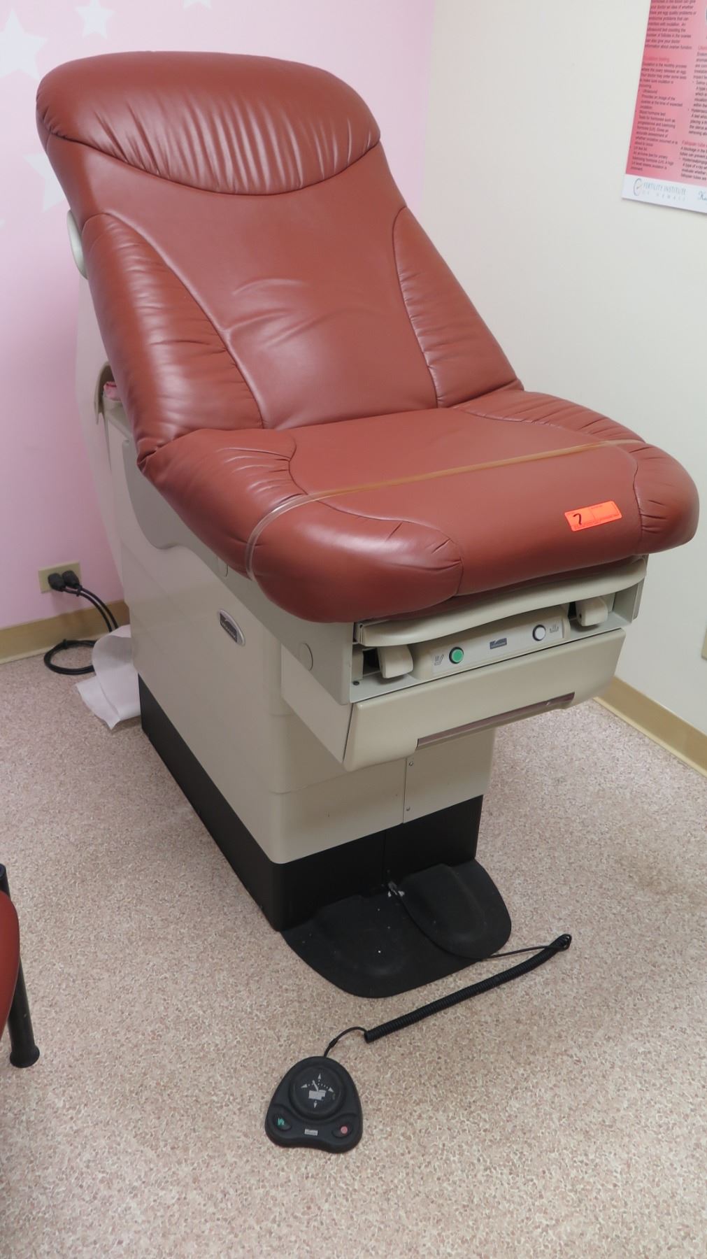 Midmark Console Table Midmark 623 Power Exam Table w/ Footswitch & Hand Controller, Surface ...
