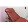 Image 8 : Midmark 623 Power Exam Table w/ Footswitch & Hand Controller (works - see video)