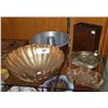 Image 1 : 5 PCS VINTAGE COPPER AND BRASS COOK WARE