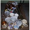 Image 1 : BOX LOT OF COLLECTIBLES