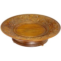 Geschnitzter Holzteller mit Spielwerk, um 193