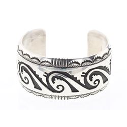 T&R Singer Geometric Design Overlay Cuff