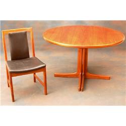  4 chairs (H 84) + table (diam 120, H 73)