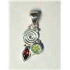 Image 1 : 36) STERLING SILVER PERIDOT & GARNET PENDANT