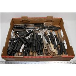 FLAT OF ASSORTED KITCHEN KNIVES