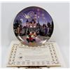 Image 1 : MICKEY & MINNIE MOUSE COLLECTORS PLATE
