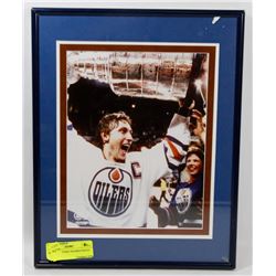 WAYNE GRETZKY FRAMED PHOTO