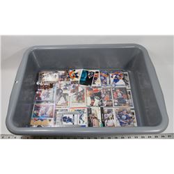 FLAT OF  ASSORTED SINGLES HOCKEY CARDS INCLUDING